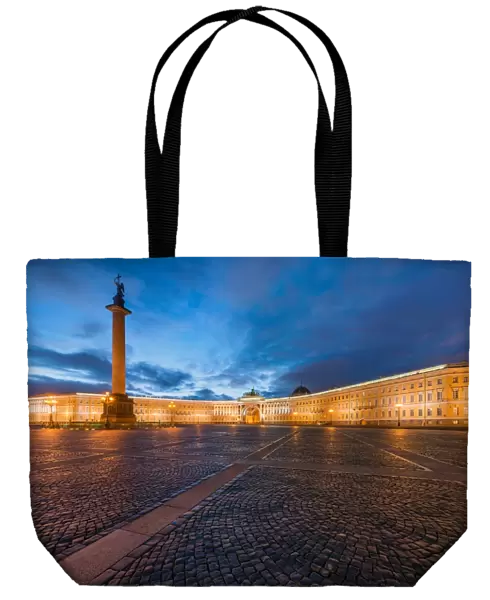 Alexander Column and the main headquarters in palace square