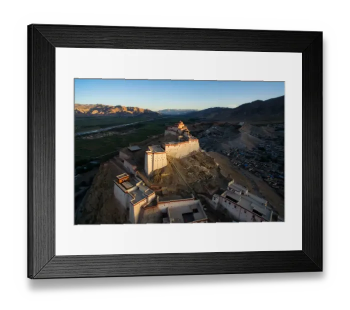 Framed Print : The high angle view of Gyantse Dzong, Tibet, China Framed Print : The high angle view of Gyantse Dzong, Tibet, China