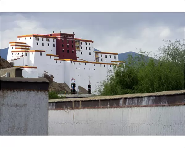 Shigatse Dzong, Tibet, China