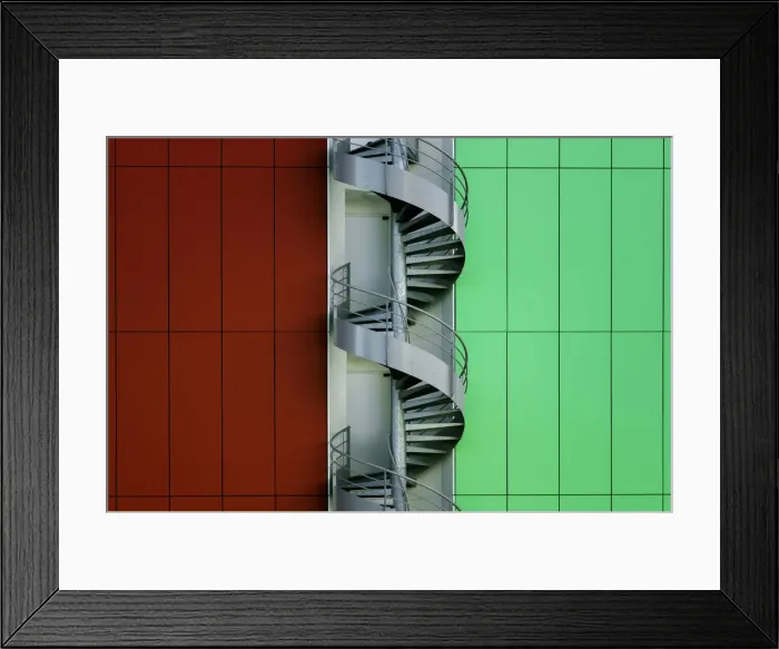 Framed Print : escalier de secours Framed Print : escalier de secours