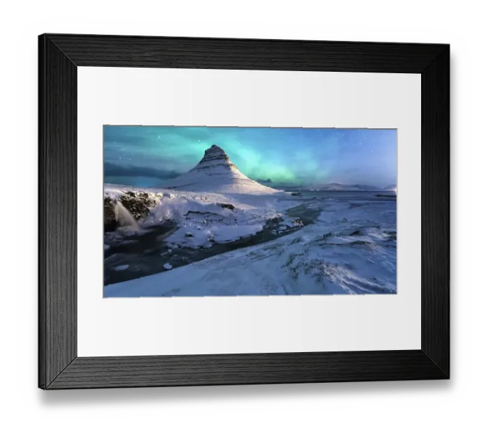 Framed Print : Northern lights over Mount Kirkjufell Framed Print : Northern lights over Mount Kirkjufell