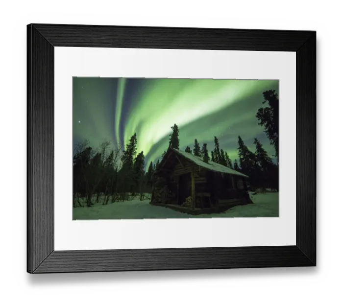 Framed Print : Cabin under the Northern lights Framed Print : Cabin under the Northern lights