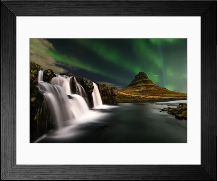 Framed Print : Aurora Borealis over Kirkjufell Framed Print : Aurora Borealis over Kirkjufell