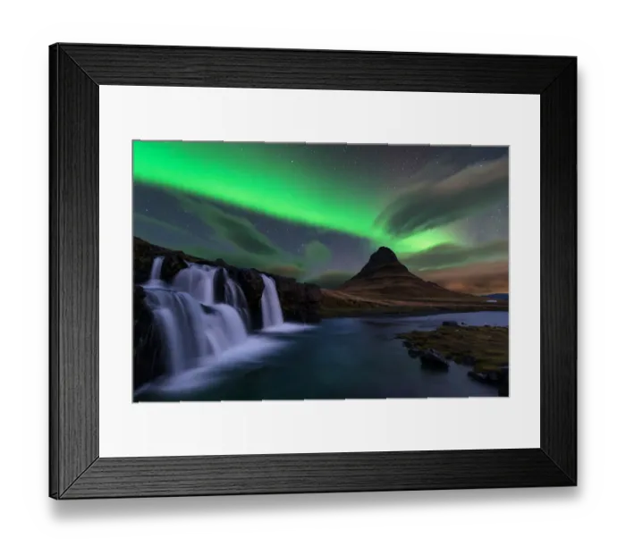 Framed Print : Aurora Borealis over Kirkjufell Framed Print : Aurora Borealis over Kirkjufell