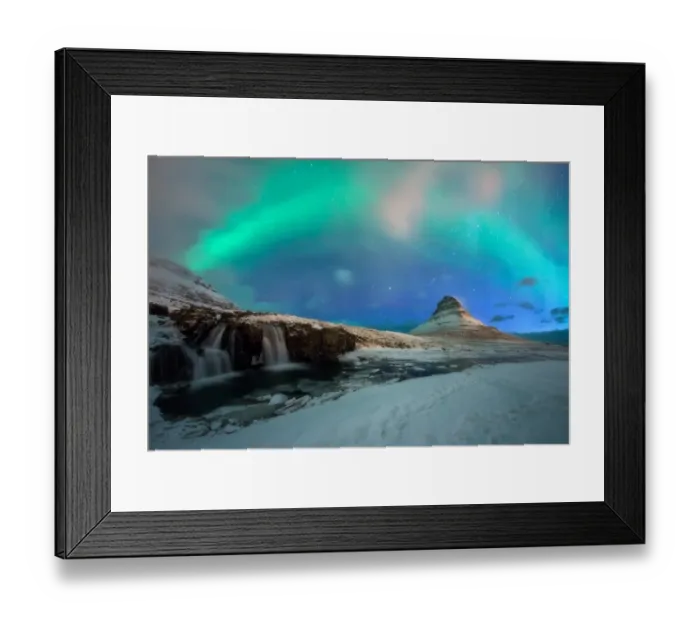 Framed Print : Kirkjufell with Northern Light Framed Print : Kirkjufell with Northern Light