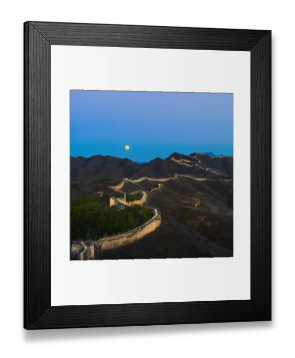 Framed Print : The great wall of china at moonrise