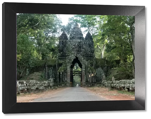 Bayon Temple Entrance, Angkor Thom gate, Siem Reap, Cambodia