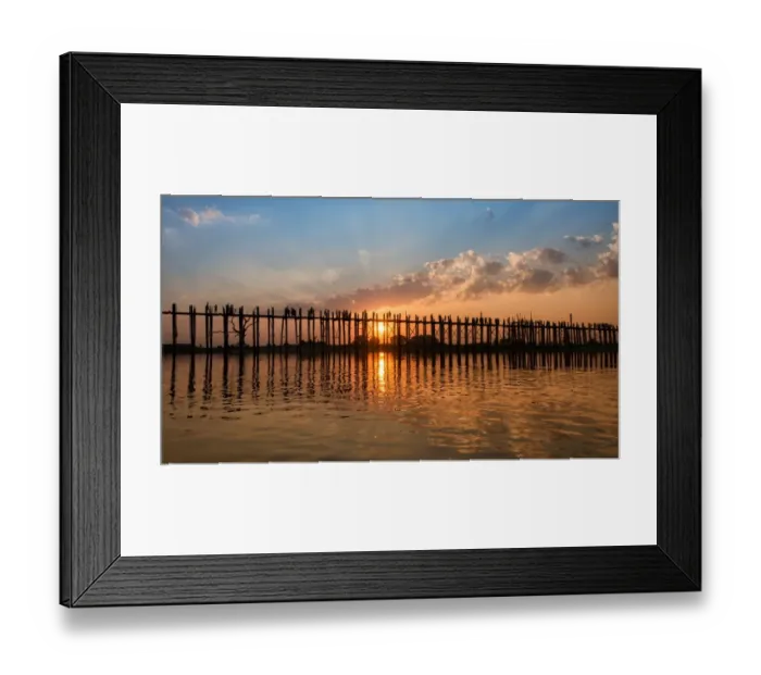 Framed Print : Beautiful sunset atU Bein Bridge, Taungthaman lake, Mandalay, Myanmar Framed Print : Beautiful sunset atU Bein Bridge, Taungthaman lake, Mandalay, Myanmar
