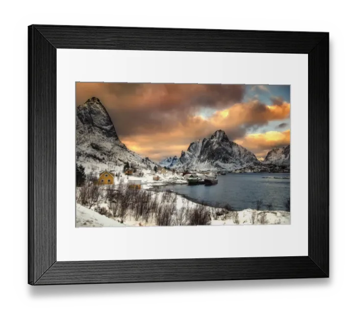 Framed Print : Winter in Olenilsoya in Reine, Lofoten Islands, Norway