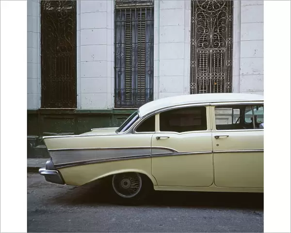 automobile, car, cuba, day, havana, nobody, old-fashioned, outdoor, parked, retro
