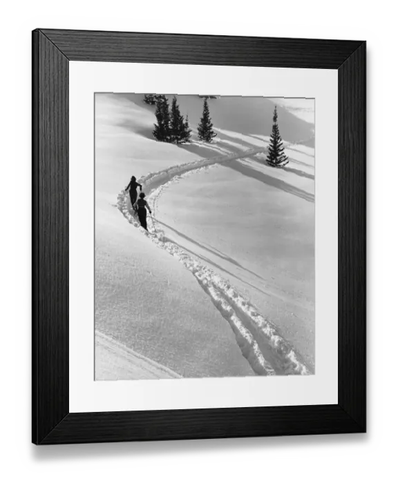 Framed Print : Couple cross-country skiing Framed Print : Couple cross-country skiing