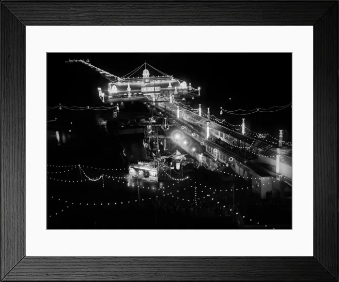 Framed Print : Southend Pier Framed Print : Southend Pier