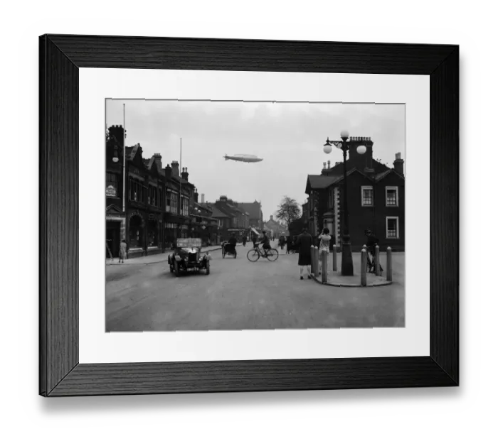 Framed Print : R-101 In Flight Framed Print : R-101 In Flight