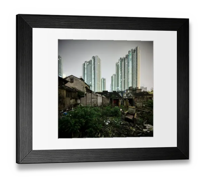 Framed Print : Shanghai contrast old / new Framed Print : Shanghai contrast old / new