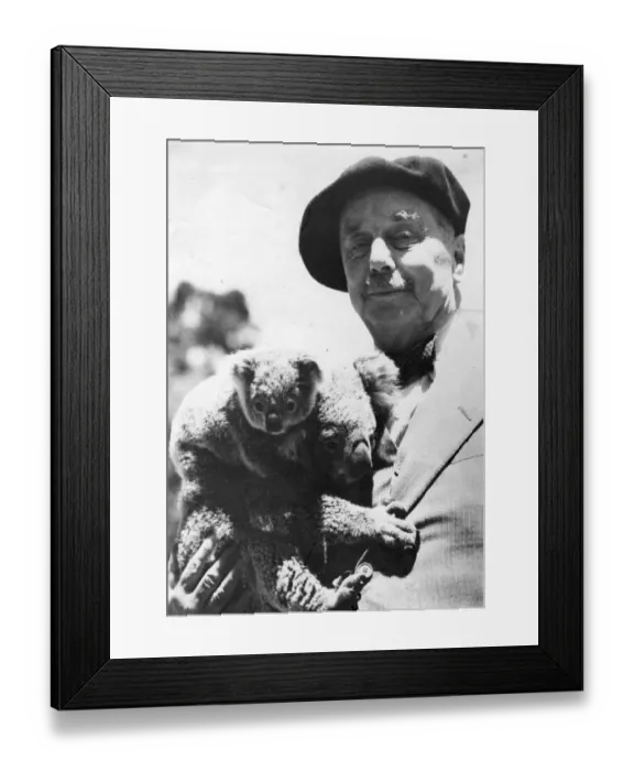 Framed Print : H G Wells (Herbert George Wells, 1866 - 1946), English novelist Framed Print : H G Wells (Herbert George Wells, 1866 - 1946), English novelist