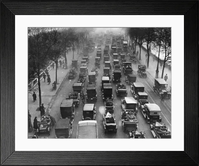 Framed Print : Tailback. Congestion along the Embankment, London, at the time of the General Strike Framed Print : Tailback. Congestion along the Embankment, London, at the time of the General Strike