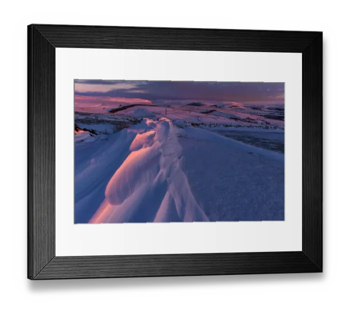 Framed Print : Snow Drifts at sunset in the Peak District National Park, Hayfield, UK Framed Print : Snow Drifts at sunset in the Peak District National Park, Hayfield, UK