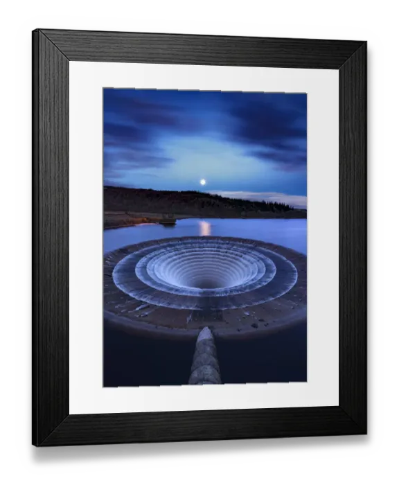 Framed Print : Blue supermoon at dawn over Ladybower Reservoir. English Peak District. UK