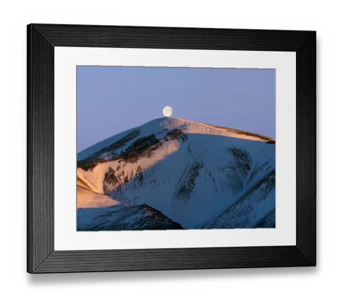 Framed Print : Cumbrian Mountains moonset at sunrise. Lake District National park. UK