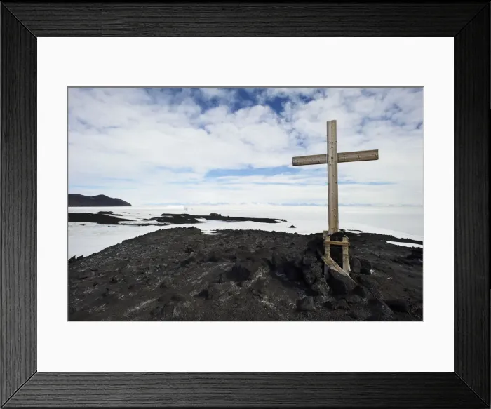 Framed Print : Memorial Cross, Cape Evans, Antarctica Framed Print : Memorial Cross, Cape Evans, Antarctica