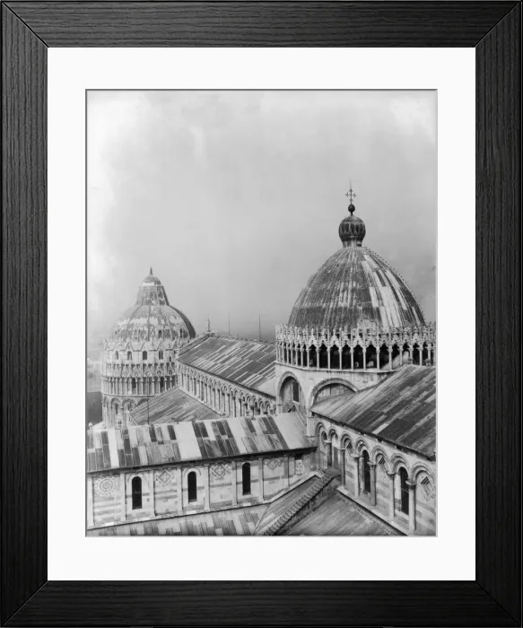 Framed Print : Piazza Del Duomo Framed Print : Piazza Del Duomo