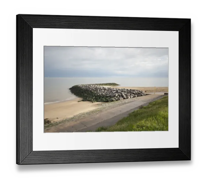 Framed Print : Essex coastline, Frinton-on-Sea Framed Print : Essex coastline, Frinton-on-Sea