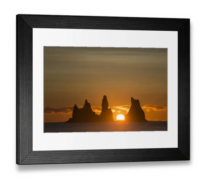 Framed Print : Sunset at Vik sea stacks in Iceland Framed Print : Sunset at Vik sea stacks in Iceland