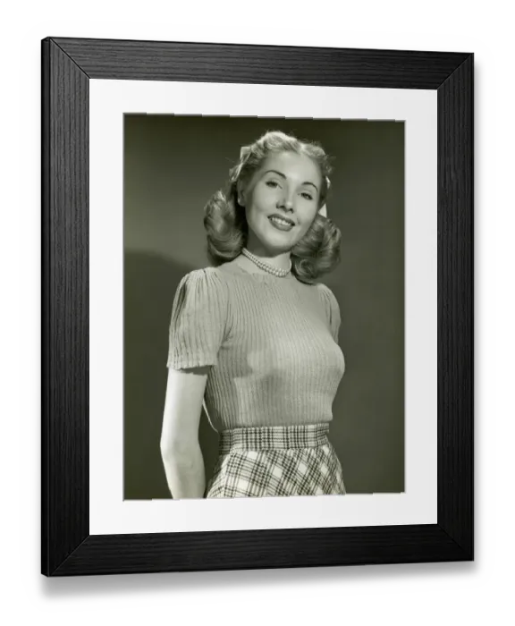 Framed Print : Portrait of a smiling teenage girl Framed Print : Portrait of a smiling teenage girl