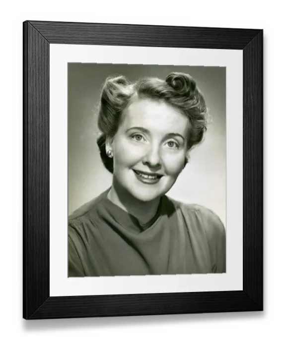 Framed Print : Portrait of woman