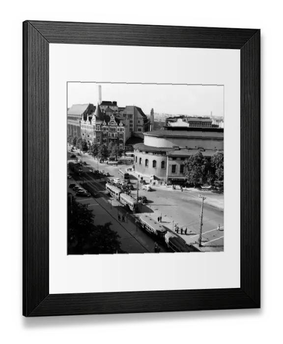 Framed Print : Helsinki. The Pohjoinen Esplanade in Helsinki, with the Swedish Theatre Framed Print : Helsinki. The Pohjoinen Esplanade in Helsinki, with the Swedish Theatre
