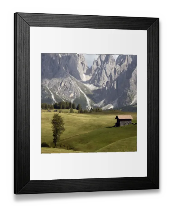 Framed Print : Alpi di Siusi. Mountain and hut Framed Print : Alpi di Siusi. Mountain and hut