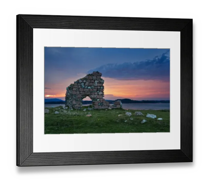 Framed Print : Ruins of Bishop house at Iona Abbey Framed Print : Ruins of Bishop house at Iona Abbey