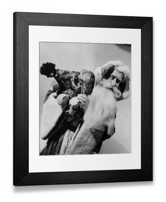 Framed Print : Santa Claus Framed Print : Santa Claus