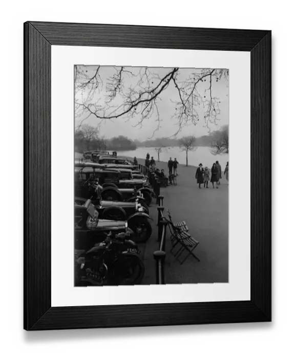 Framed Print : Hyde Park. The Serpentine lake in Hyde Park, London Framed Print : Hyde Park. The Serpentine lake in Hyde Park, London
