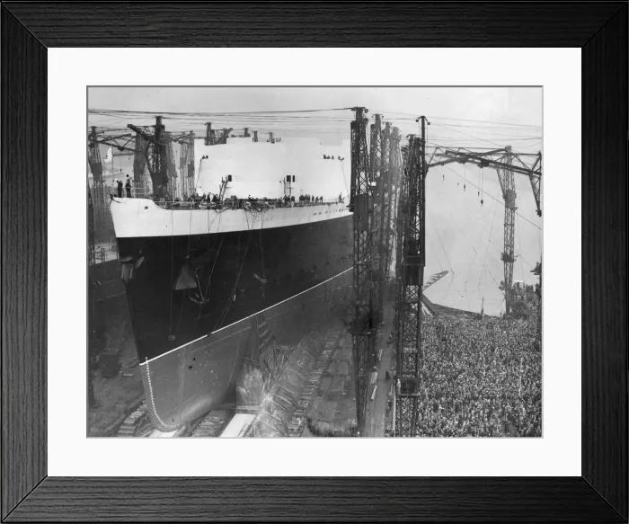 Framed Print : Liner Launch Framed Print : Liner Launch
