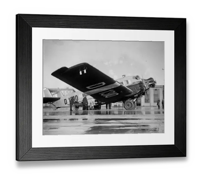 Framed Print : Lufthansa Airliner Framed Print : Lufthansa Airliner
