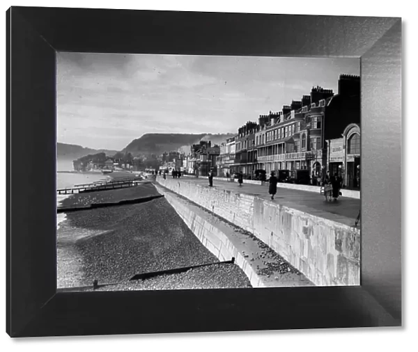 Sea Front. circa 1925: Sea front at Sidmouth Devon. (Photo by Fox Photos / Getty Images)