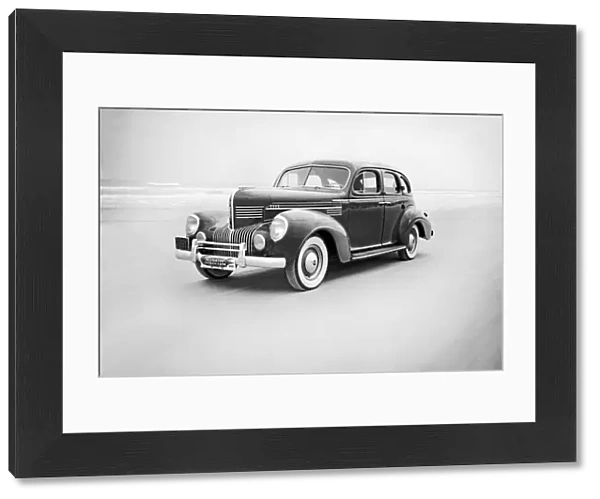 Antique, Black And White, Car, History, Nobody, Transportation Industry, Travel, b0008246