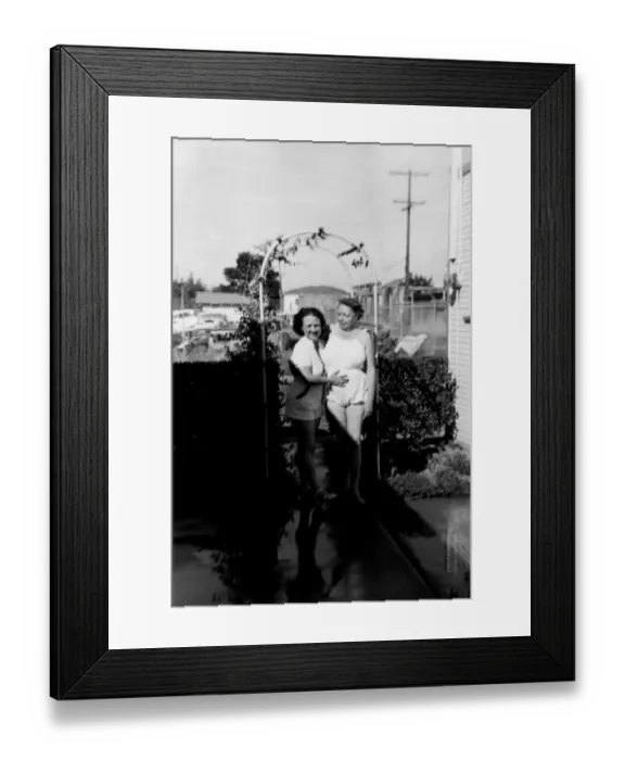 Framed Print : 18-19 years, 20-25 years, adults, archival, black & white, brunette, caucasian, contestants Framed Print : 18-19 years, 20-25 years, adults, archival, black & white, brunette, caucasian, contestants