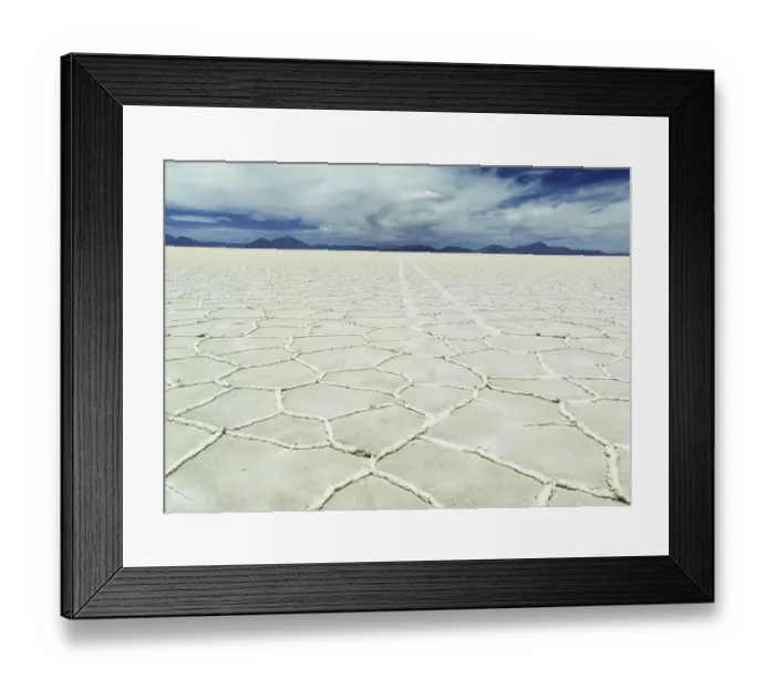 Framed Print : Largest salt flat in world of Salar De Uyuni, Uyuni, Bolivia Framed Print : Largest salt flat in world of Salar De Uyuni, Uyuni, Bolivia