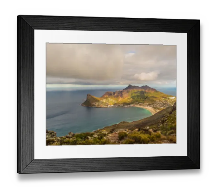 Framed Print : Hout Bay with its busy fishing harbour. Cape Town, South Africa Framed Print : Hout Bay with its busy fishing harbour. Cape Town, South Africa