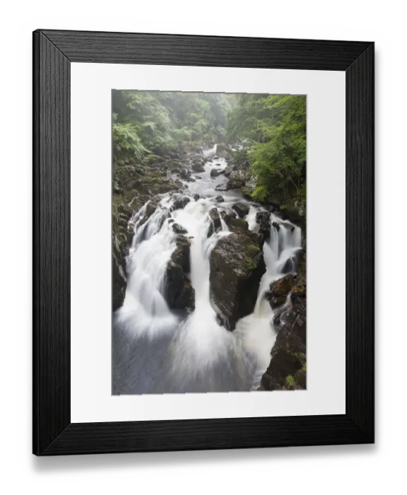 Framed Print : Waterfall at the Hermitage bridge on rainy day - Scotland Framed Print : Waterfall at the Hermitage bridge on rainy day - Scotland