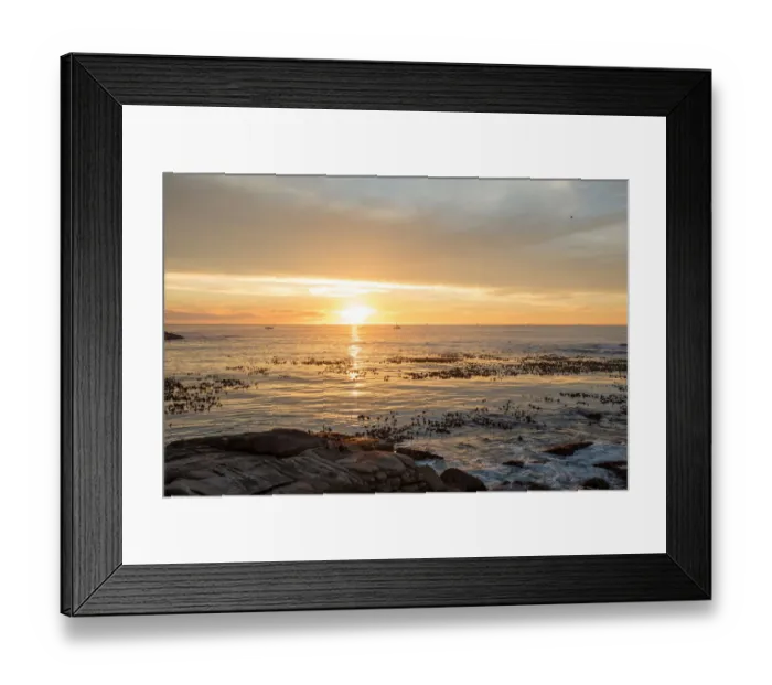 Framed Print : Wide angle shot of the sun rising over the sea, Cape Town, Western Cape, South Africa Framed Print : Wide angle shot of the sun rising over the sea, Cape Town, Western Cape, South Africa