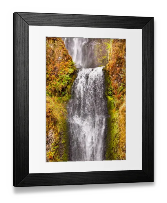 Framed Print : Multnomah Falls in Autumn, Columbia River Gorge, Oregon, USA Framed Print : Multnomah Falls in Autumn, Columbia River Gorge, Oregon, USA