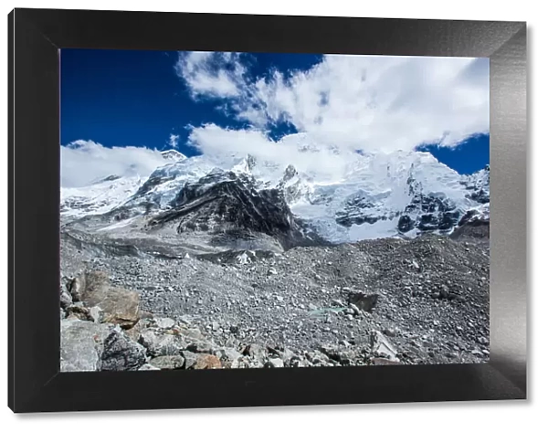 Everest base camp trek, Himalayas, Khumbu glacier, Nepal, Colour Image, Color Image
