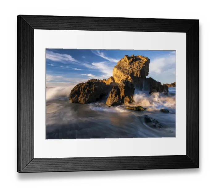 Framed Print : Dramatic seascape of Waves Crashing over Rocks on the beach at Kenton-On-Sea, Eastern Cape Province, South Africa Framed Print : Dramatic seascape of Waves Crashing over Rocks on the beach at Kenton-On-Sea, Eastern Cape Province, South Africa