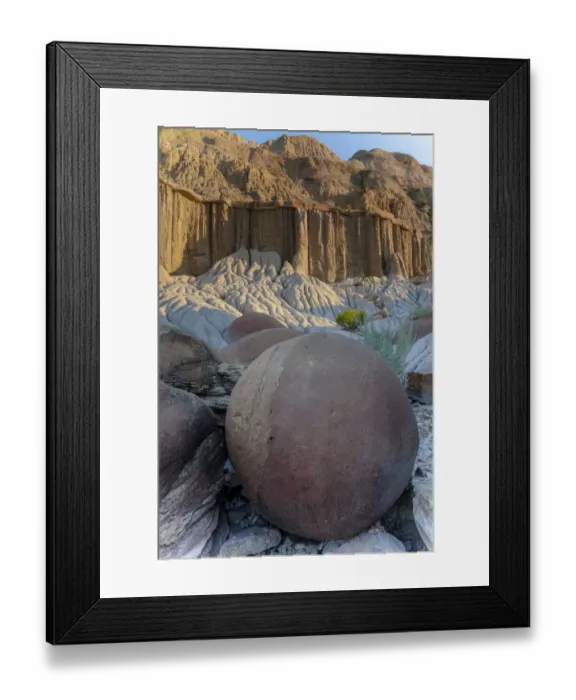 Framed Print : Large Concretion and Erosion formations, Theodore Roosevelt National Park North Unit, North Dakota, USA Framed Print : Large Concretion and Erosion formations, Theodore Roosevelt National Park North Unit, North Dakota, USA