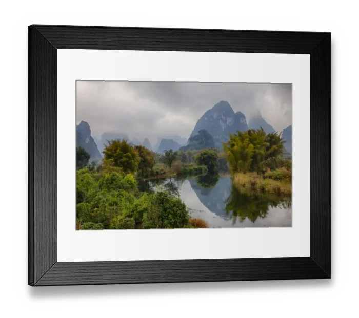 Framed Print : Mountains and Li River in fog, Yang Shou, China
