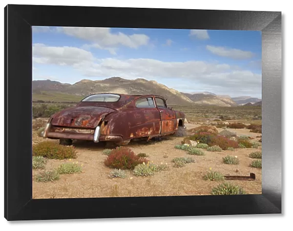 west coast, rusted, car, fynbos, kamiesberg, karoo, isolated, mountains, clouds, color image