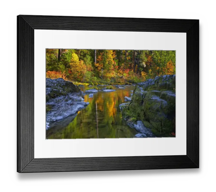 Framed Print : North Umpqua in Umpqua National Forest, Oregon, USA Framed Print : North Umpqua in Umpqua National Forest, Oregon, USA